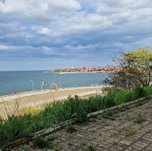 Dkapartments Amrita アパート *