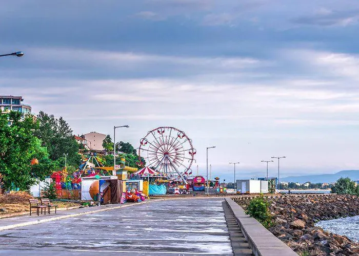 Dkapartments Amrita アパート