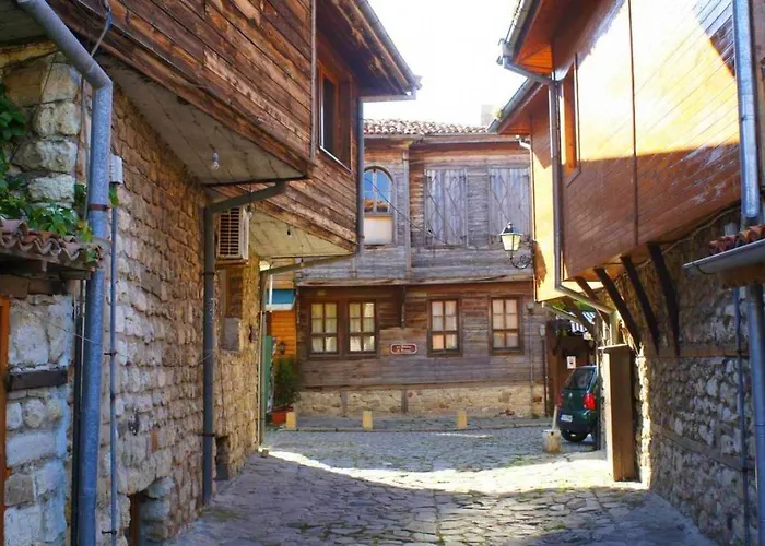 Dkapartments Amrita アパート